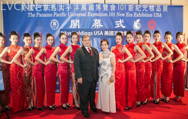 中国旗袍表演队成为颁奖盛典的另一风景线
